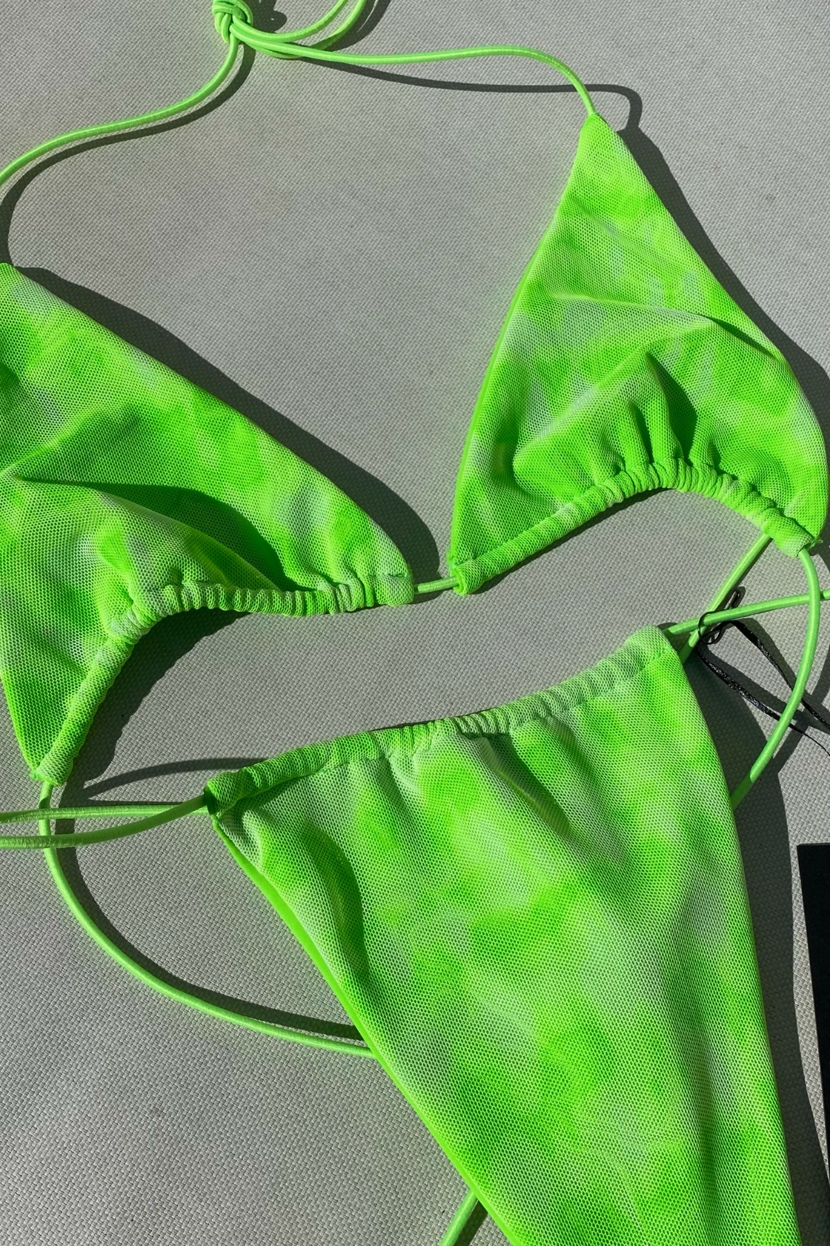 ISLA TRIANGLE KINI - LIMELIGHT